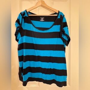 Lane Bryant Black and Blue Striped Short Sleeve Top. Size 22/24